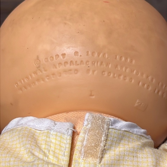 Cabbage Patch Doll Vintage 1978-1982 yellow tuft yarn hair blue eyes material Bo - Picture 4 of 7